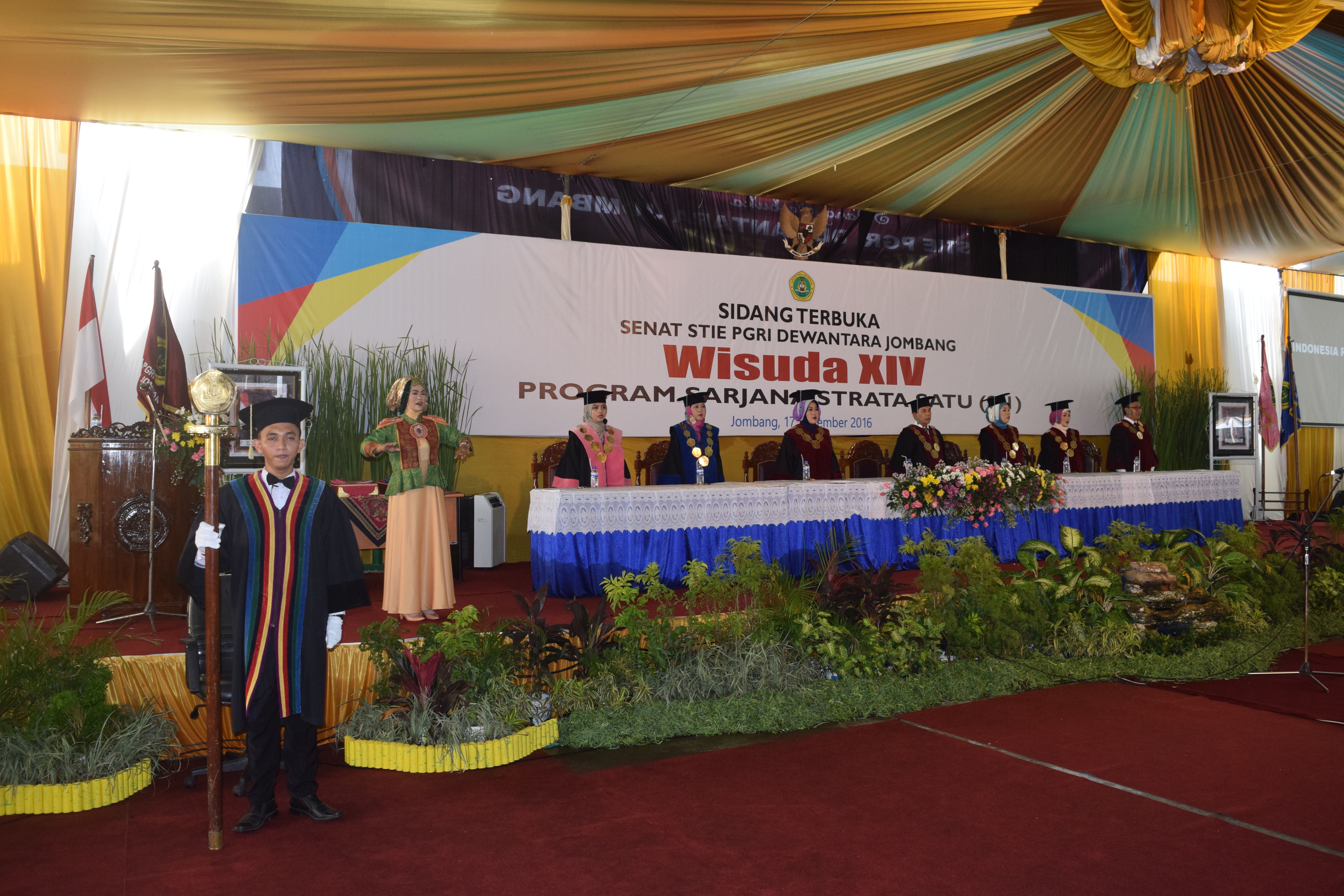 WISUDA SARJANA STIE PGRI DEWANTARA JOMBANG 17 Desember 2016