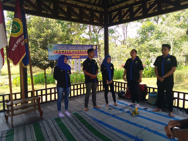 FAMILY GATHERING HIMAJE STIE PGRI DEWANTARA JOMBANG TAHUN 2017
