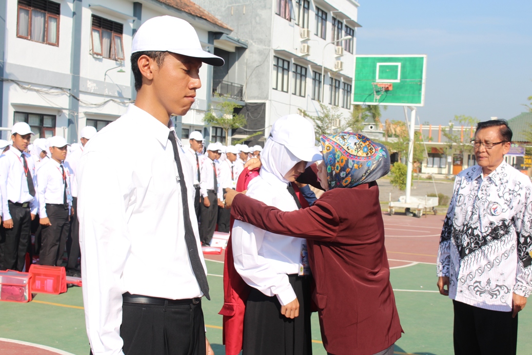 UPACARA PEMBUKAAN FISKAL STIE PGRI DEWANTARA JOMBANG TAHUN 2017