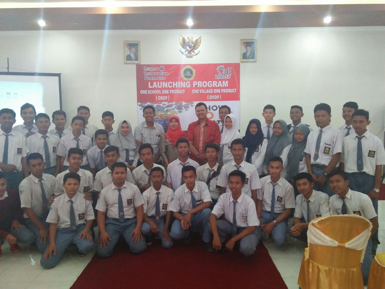 Pengembangan Ide Kreatif Melalui Progam One School One Product (OSOP)  Dan One Village One Product (OVOP) DI STIE PGRI Dewantara Jombang