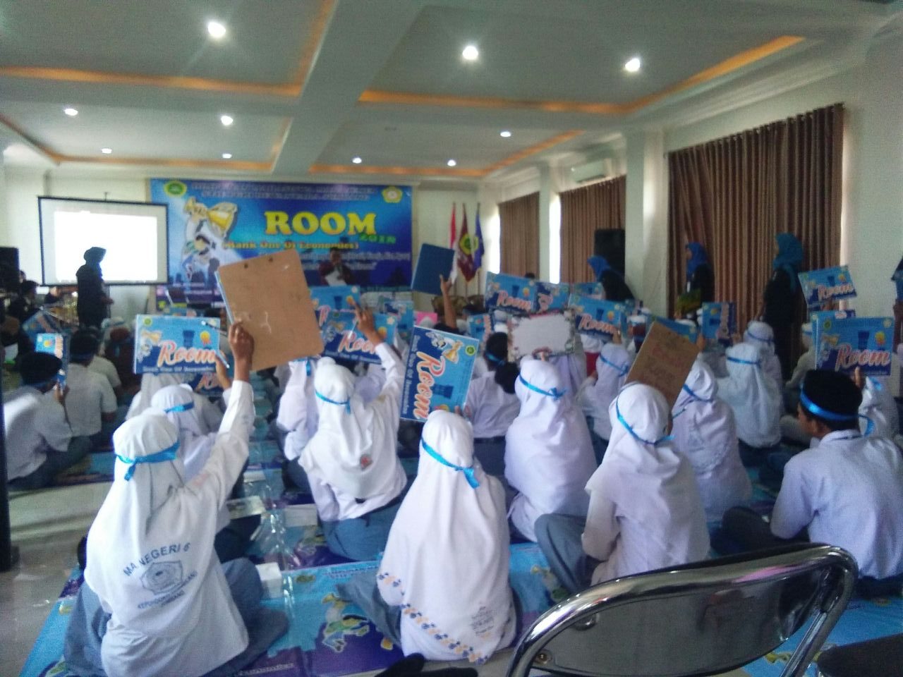 HIMAJE STIE PGRI DEWANTARA JOMBANG SUKSES MENGGELAR RANK ONE ECONOMICS 2018 (ROOM 18)