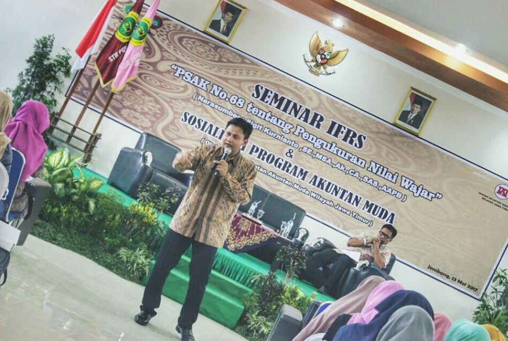 HIMAKU STIE PGRI DEWANTARA JOMBANG SUKSES MENGELAR SEMINAR IFRS