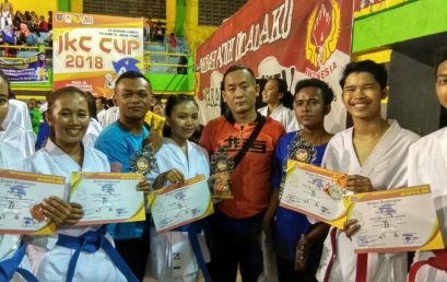 ATLET STIE PGRI DEWANTARA JOMBANG REBUT PERAK DAN PERUNGGU DI KEJUARAAN KARATE PELAJAR SE JATIM JKC CUP III TAHUN 2018