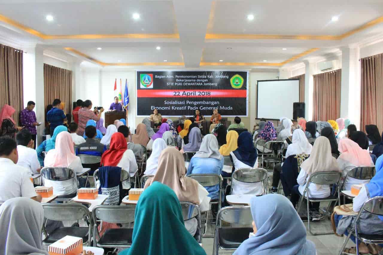 PJS BUPATI MEMBUKA WORKSHOP CREATIVE PRENEUR DI STIE PGRI DEWANTARA JOMBANG