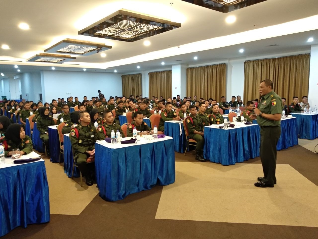 MENWA   STIE   PGRI   DEWANTARA   JOMBANG   MENGIKUTI   SEMINAR PEMANTAPAN NILAI IDEOLOGI PANCASILA SEBAGAI DASAR BERNEGARA BAGIRESIMEN MAHASISWA