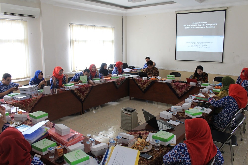 TIM BINDALWAS KOPERTIS WILAYAH VII JAWA TIMUR KUNJUNGI STIE PGRI DEWANTARA JOMBANG