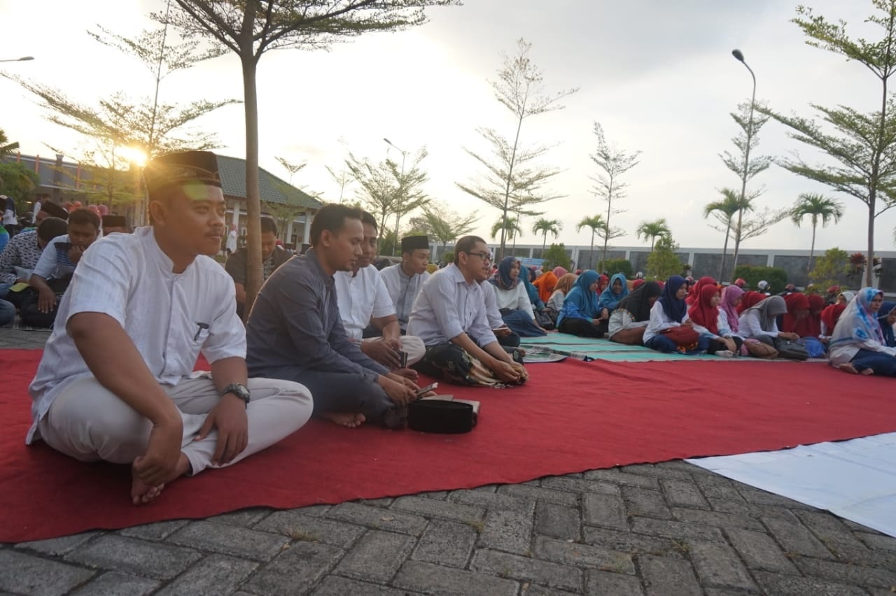 JALIN SILATURAHMI, ORMAWA DAN UKM STIE PGRI DEWANTARA JOMBANG GELAR BUKA BERSAMA
