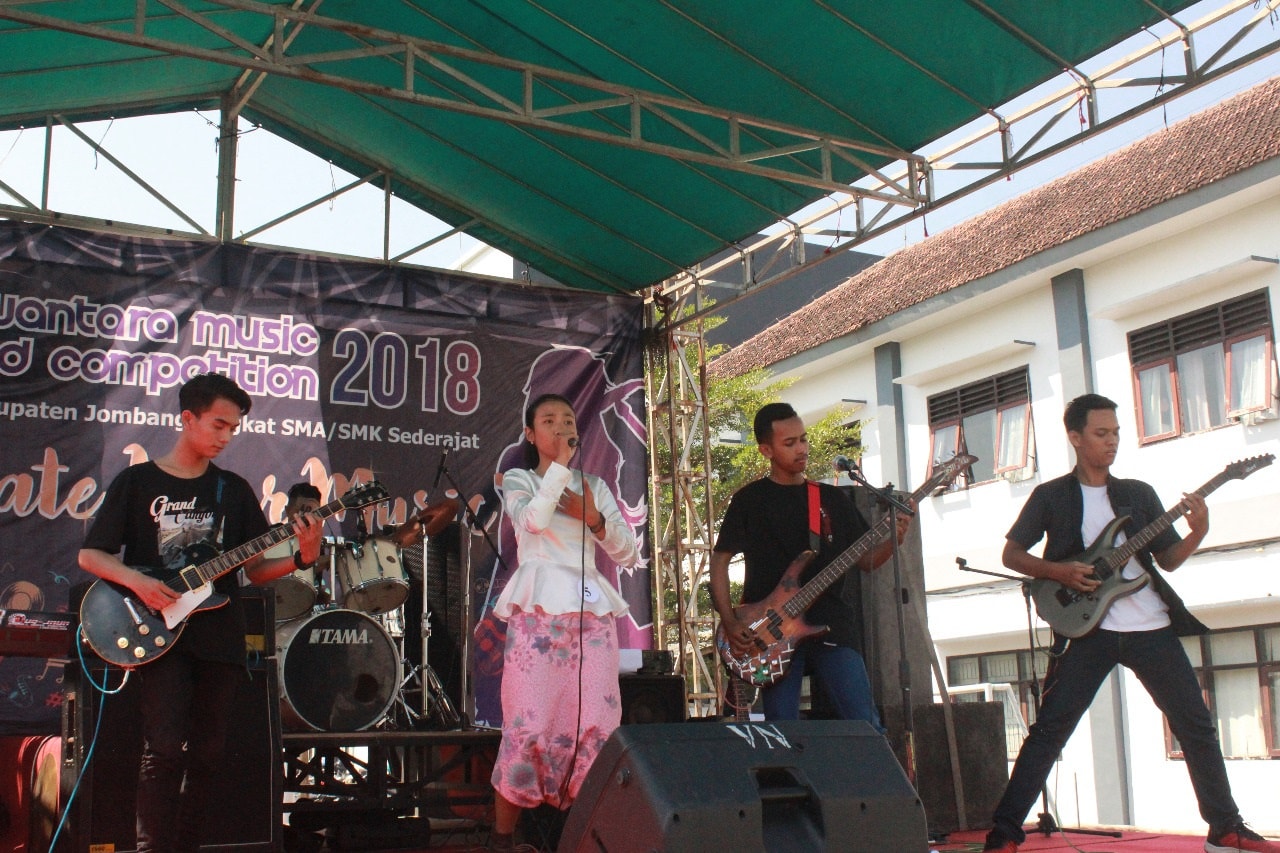 MEMPERINGATI HARI MUSIK NASIONAL, UKM MUSIK STIE PGRI DEWANTARA JOMBANG GELAR DEWANTARA MUSIC BAND COMPETITION 2018