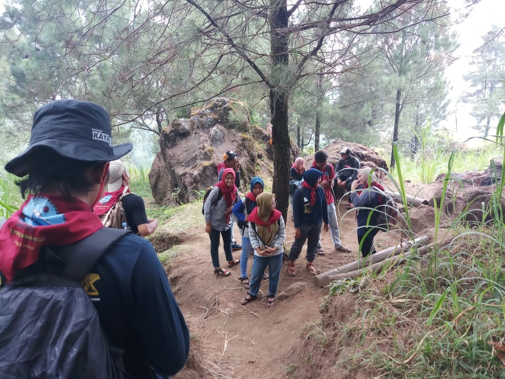 UKM MPA BASUNDARA MELAKUKAN PENDAKIAN WAJIB KE GUNUNG PUNDAK, PACET MOJOKERTO