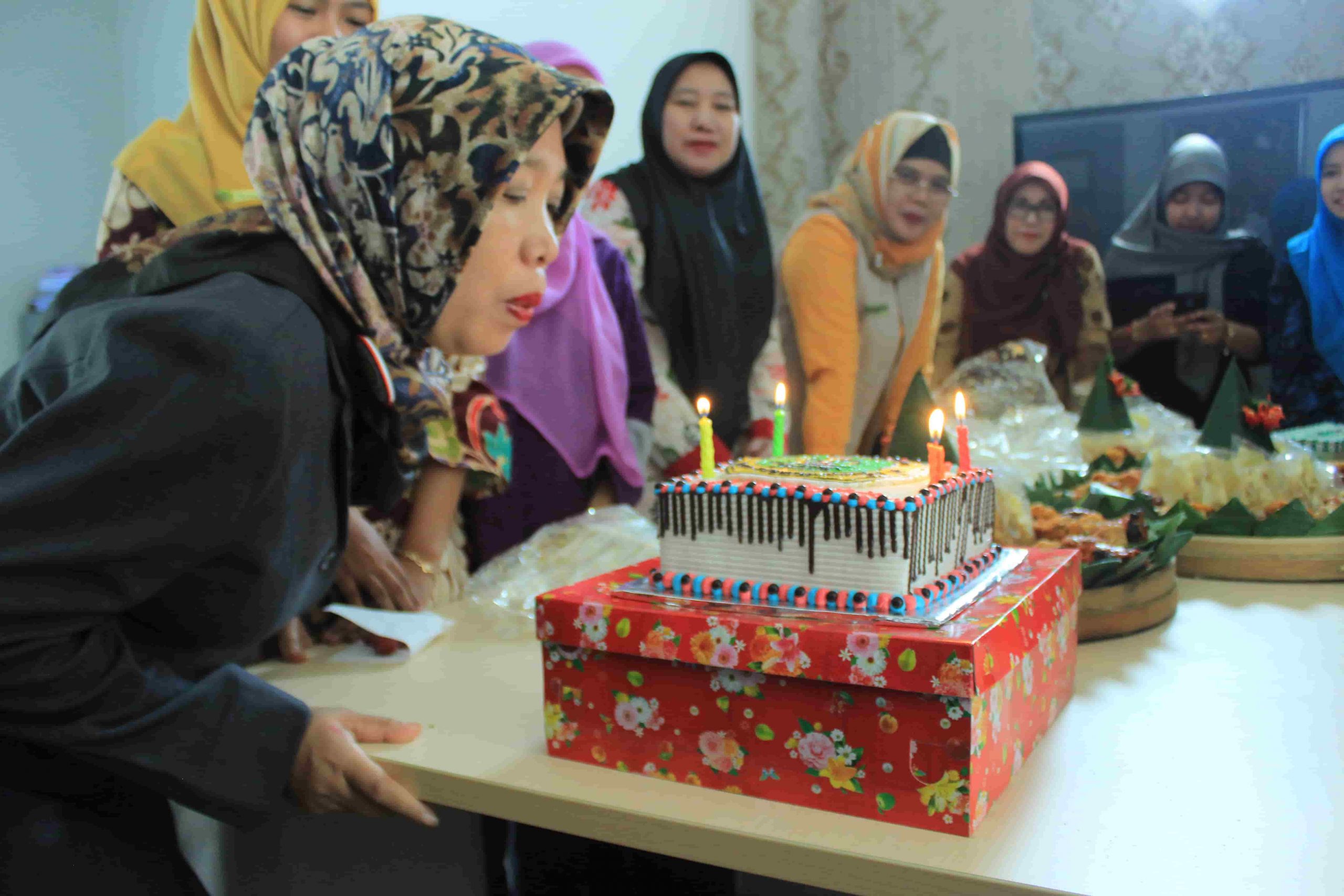 STIE PGRI DEWANTARA JOMBANG MERAYAKAN DIES NATALIS KE-23