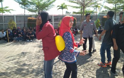 HIMAKU, UKM PRAMUKA, DAN UKM MENWA SEMARAKKAN HUT RI KE-73 DENGAN BERBAGAI LOMBA