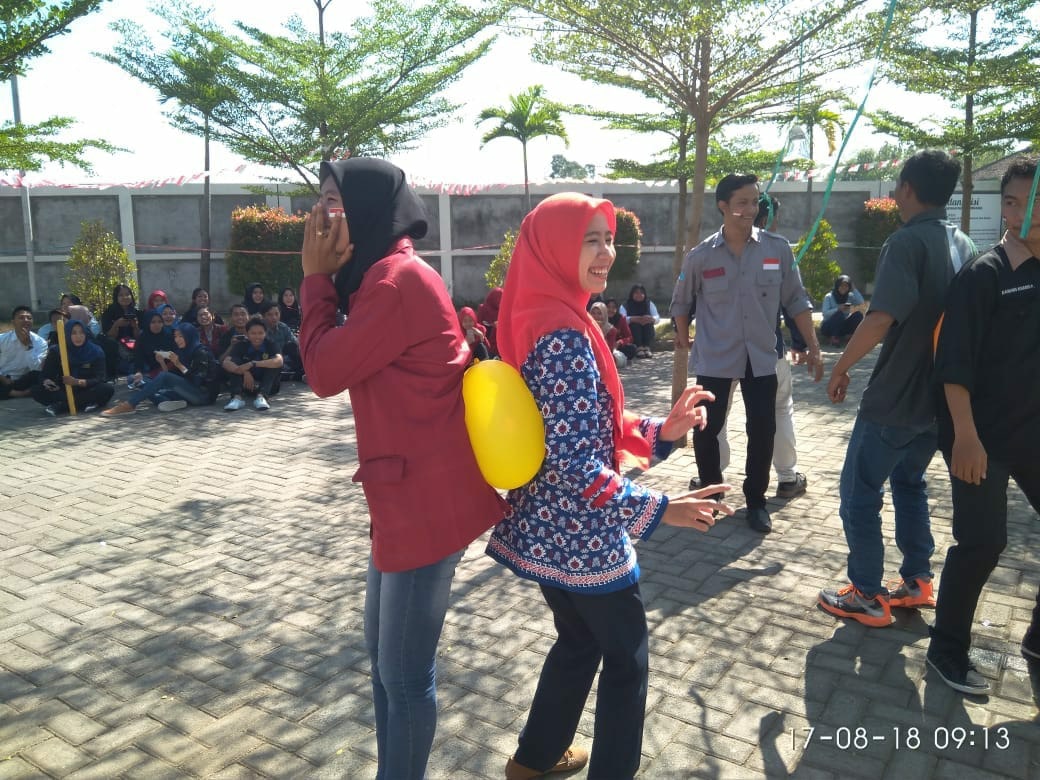 HIMAKU, UKM PRAMUKA, DAN UKM MENWA SEMARAKKAN HUT RI KE-73 DENGAN BERBAGAI LOMBA