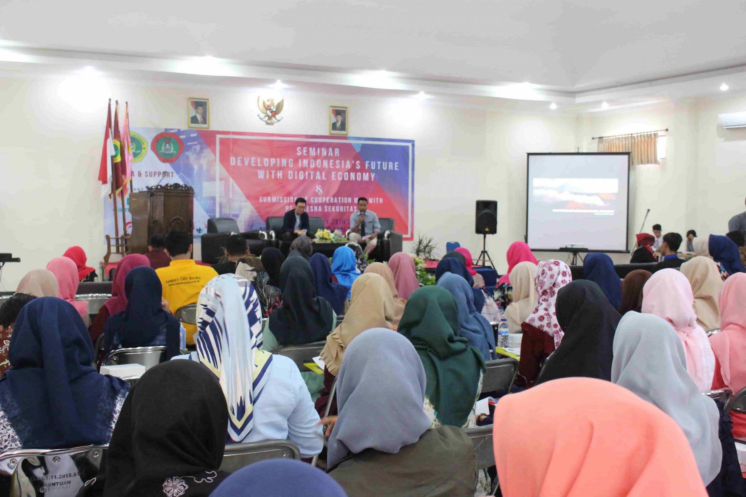 HIMAKU DAN PPA STIE PGRI DEWANTARA JOMBANG  GELAR SEMINAR EKONOMI