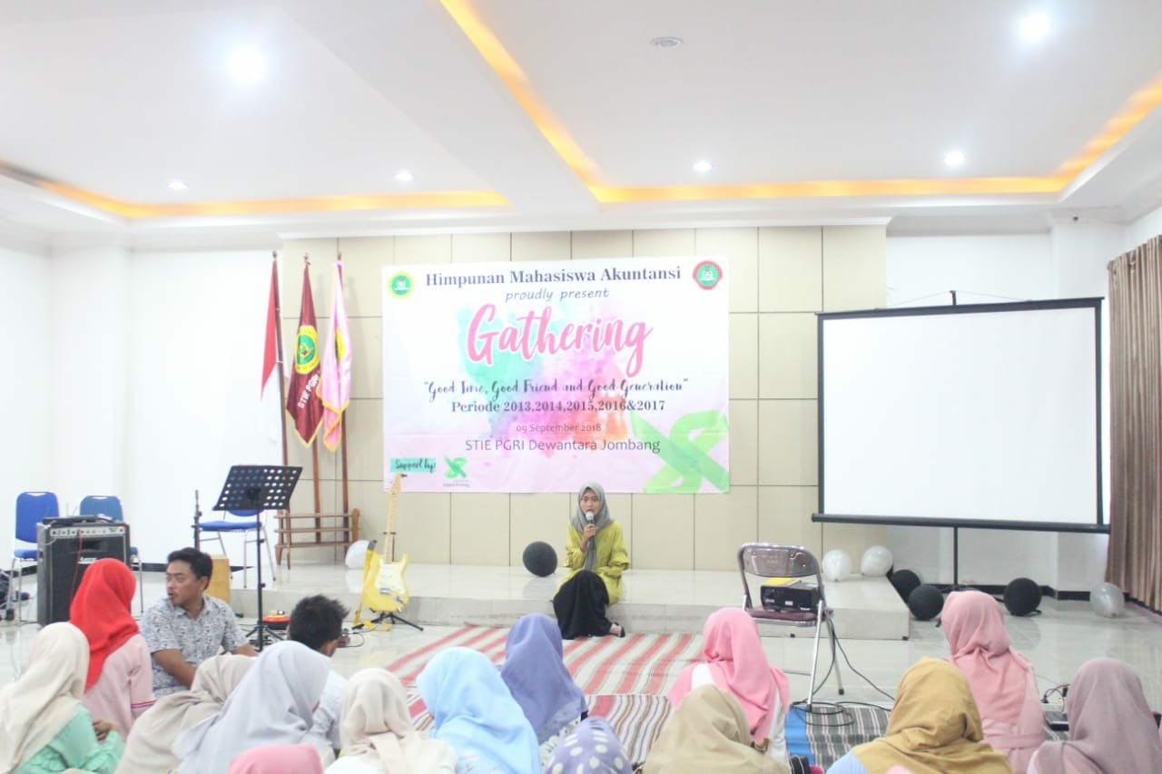 GATHERING HIMPUNAN MAHASISWA AKUNTANSI (HIMAKU) STIE PGRI DEWANTARA JOMBANG TAHUN 2018