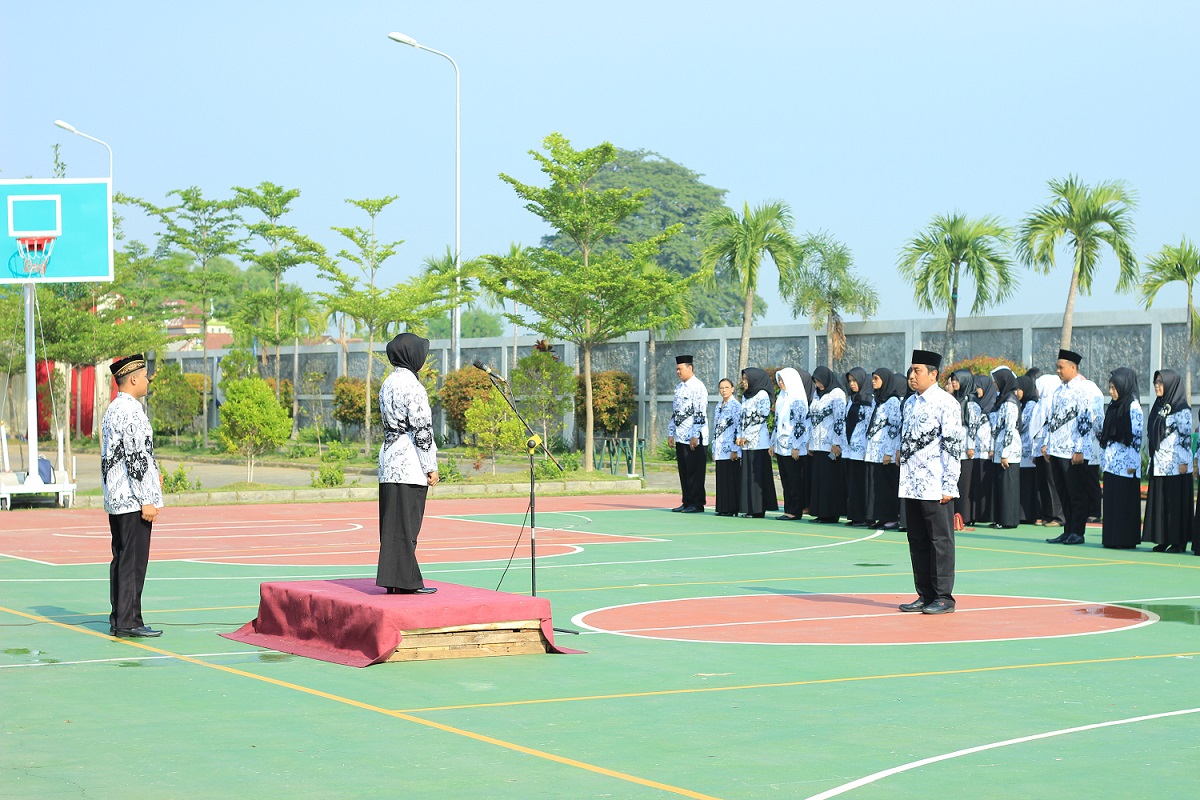 PERINGATI HARI ULANG TAHUN PGRI KE-73 DAN HARI GURU NASIONAL KE-24, PPLP PT. PGRI JOMBANG MENGADAKAN LOMBA PADUAN SUARA