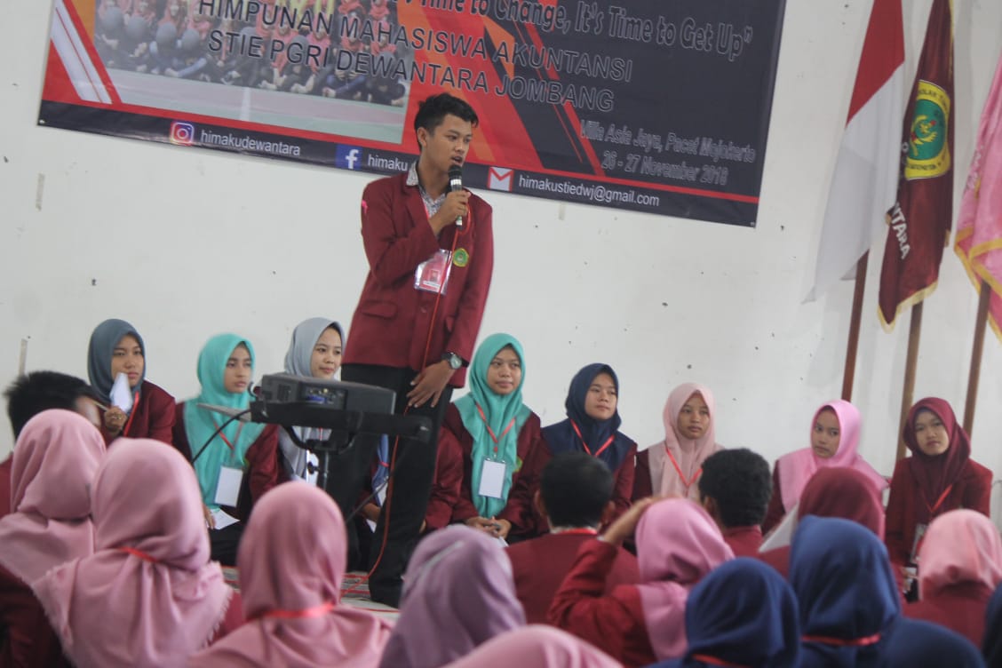 HIMAKU STIE PGRI DEWANTARA JOMBANG GELAR TRAINING OF HIMAKU (TRAOKU) 2018