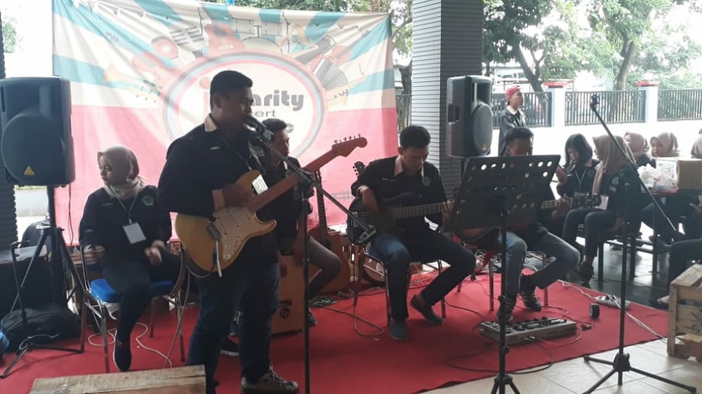 GALANG DANA BERSAMA CHARITY CONCERT UKM DEWANTARA MUSIK STIE PGRI DEWANTARA JOMBANG