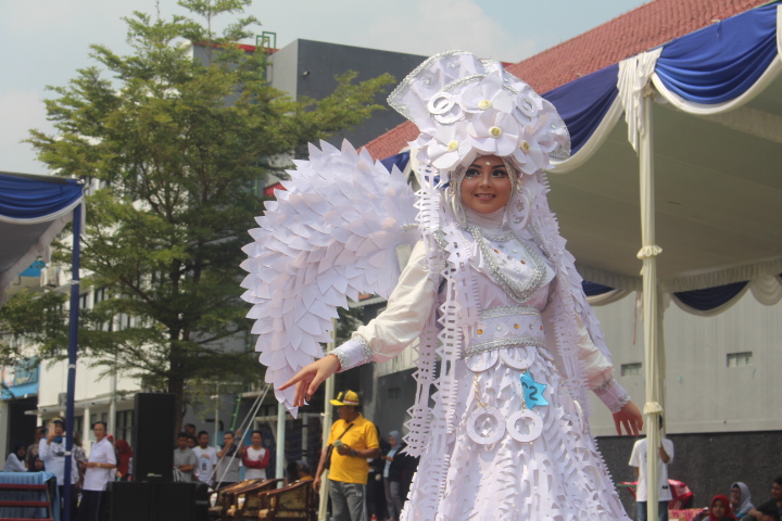 MEMPERINGATI DIES NATALIS STIE PGRI DEWANTARA JOMBANG KE-24, HIMAJE GELAR ECONOMIC CREATIVITY 2019