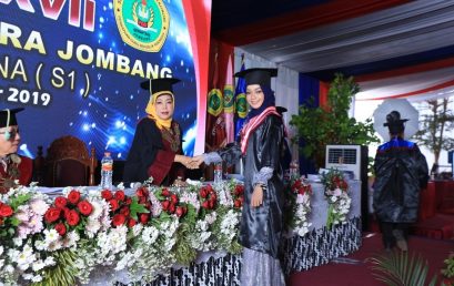 WISUDA KE-XVII , STIE PGRI DEWANTARA JOMBANG LULUSKAN 294 SARJANA BARU