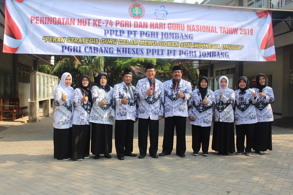 PPLP. PT. PGRI JOMBANG GELAR SERANGKAIAN KEGIATAN DI HARI GURU NASIONAL (HGN) 2019 DAN HUT PGRI KE-74