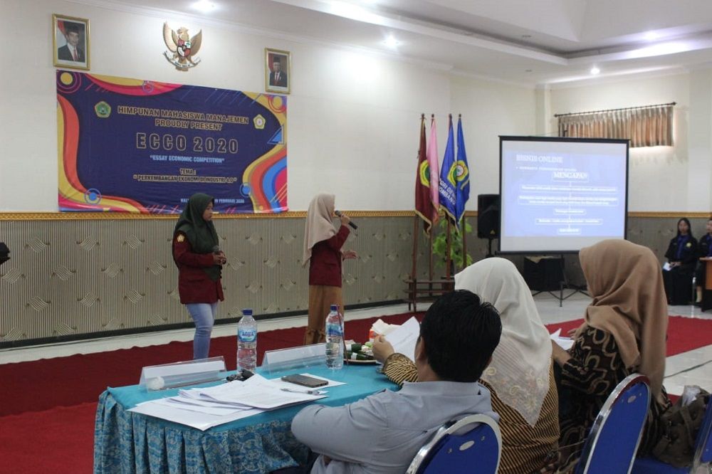 HIMAJE STIE PGRI DEWANTARA JOMBANG SUKSES GELAR ESSAY ECONOMIC COMPETITION 2020 (ECCO)