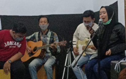 DI TENGAH PANDEMIC COVID-19, UKM DEWANTARA  MUSIK GELAR  KONSER AMAL  #dirumahsaja
