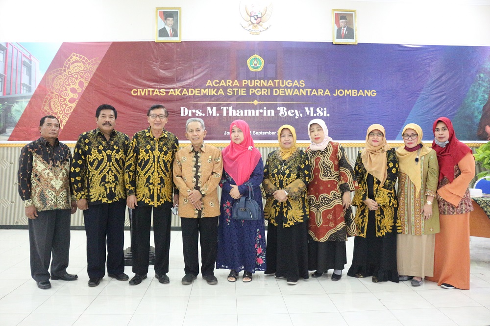 HARAPKAN MENGABDI DI MASYARAKAT, PELEPASAN PURNATUGAS BAPAK DRS. MOH. THAMRIN BEY, M.SI STIE PGRI DEWANTARA JOMBANG