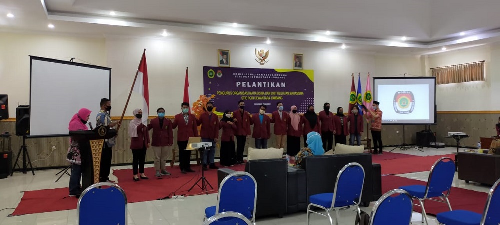 PENGURUS ORMAWA DAN UKM STIE PGRI DEWANTARA JOMBANG PERIODE 2020/2021, RESMI DILANTIK